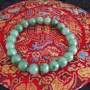 Natural 100% green Jade Bracelet.